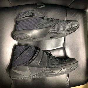 Kyrie 2 size 10.5